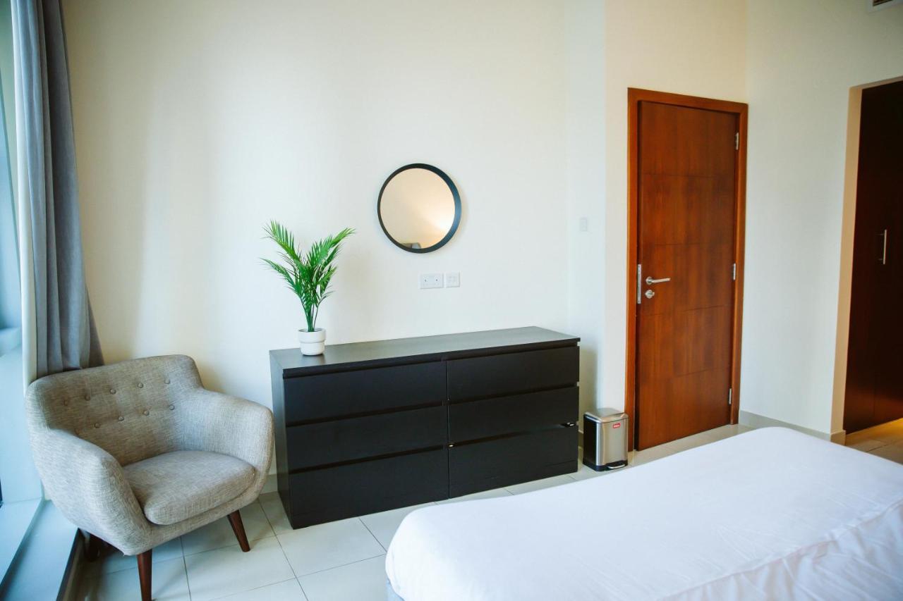 Luxury Apartment At Standpoint Tower By Emaar ドバイ エクステリア 写真